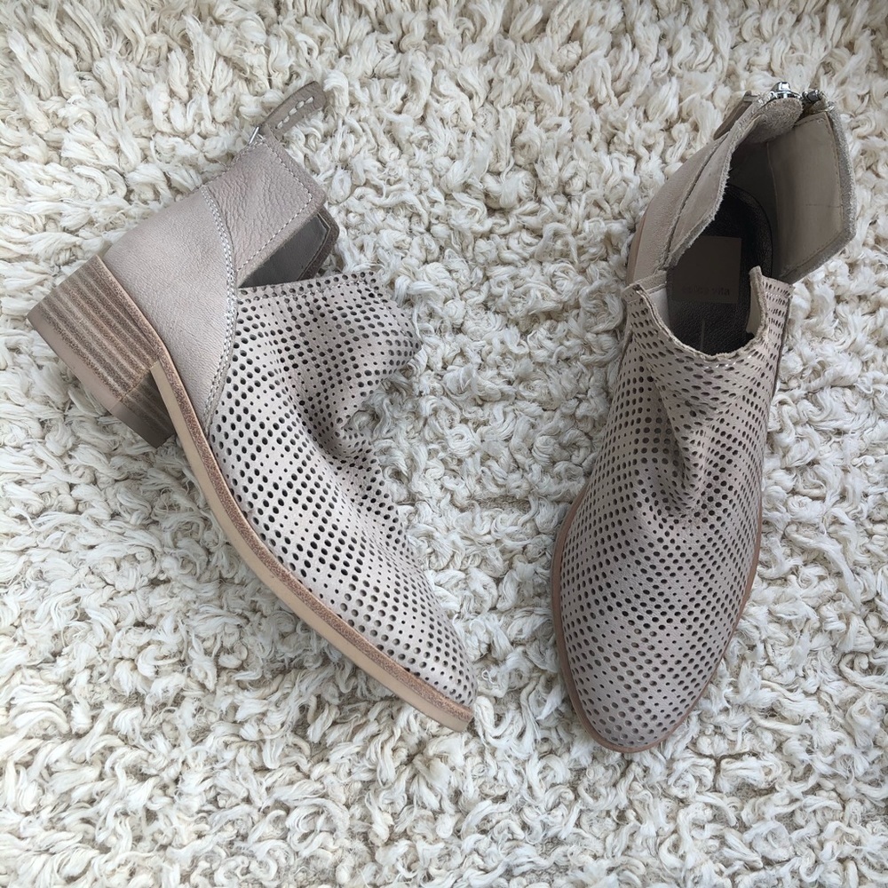 Dolce Vita Tommi Sand Nubuck Booties Almond Toe Back Zip Sz 8